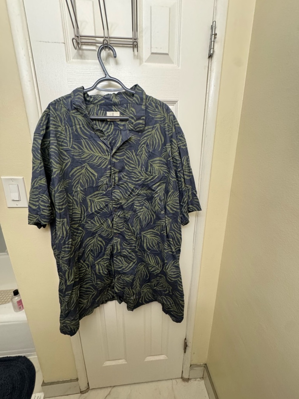 Casual Leaf-Print Short Sleeve Button-Down Shirt - Blue & Olive